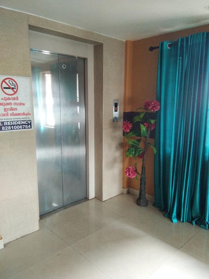 A.R.Residency Hotel Kunnamangalam Exterior foto